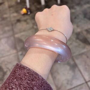 Stunning Lavender Rose Quartz Bangle – Natural Stone